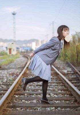 老局长玩娇妻呻吟声不停_720完整视频观看