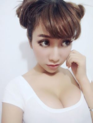 嫩模与摄影师私拍AV在线_BD国语高清电影在线